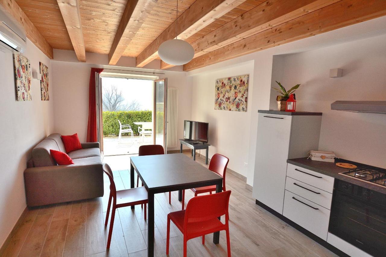 Red Apartment In Marciaga Di Costermano Eksteriør bilde